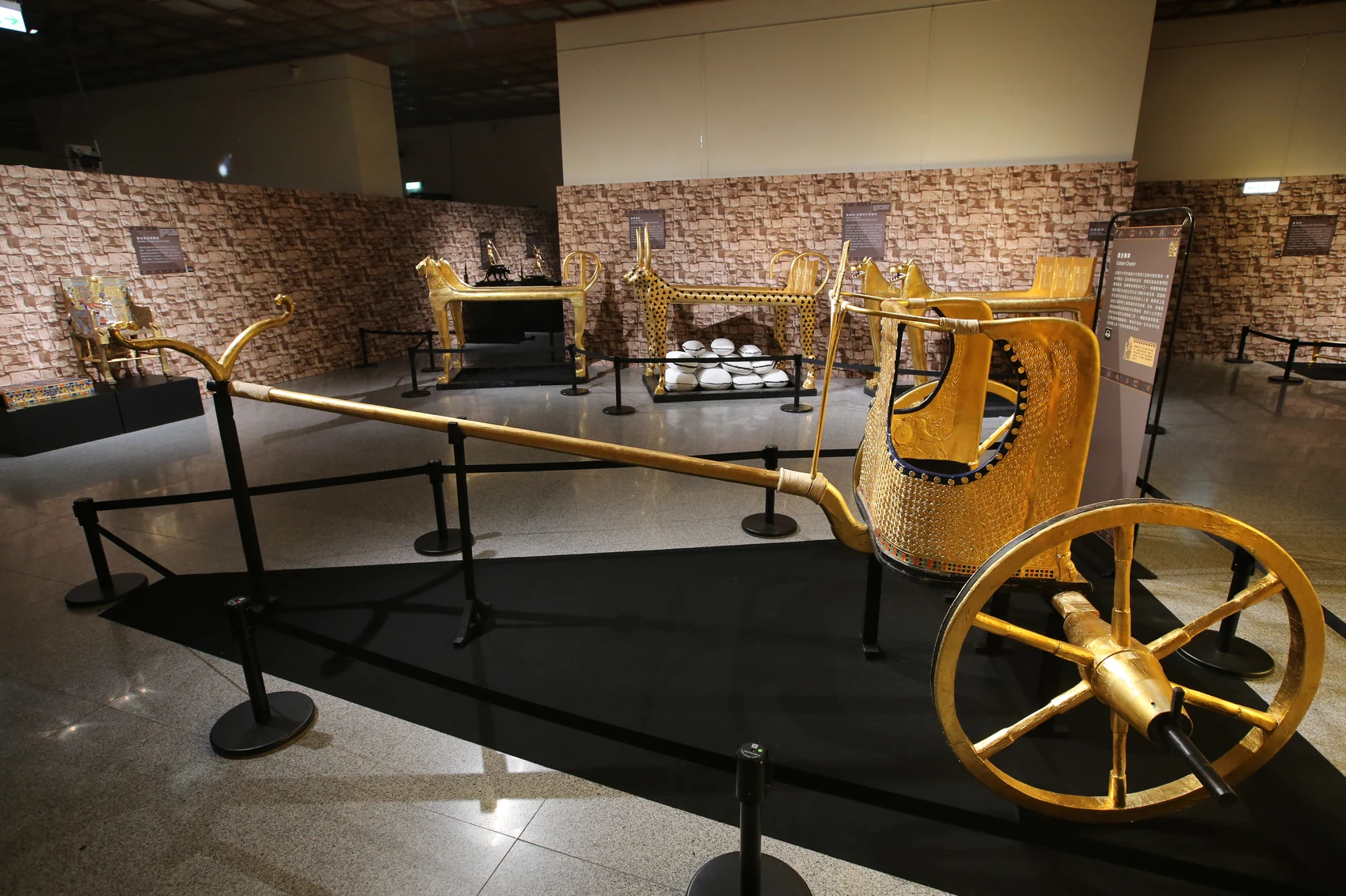 Royal chariot